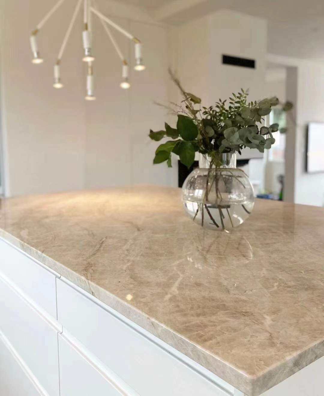 The Role of Marble Kitchen Countertops in Open-Concept Kitchens
